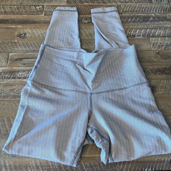 Lululemon herringbone print leggings. Sz 8 - Picture 1 of 5